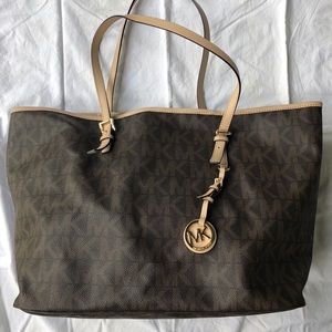 Michael Kors Jet Set Large Tote